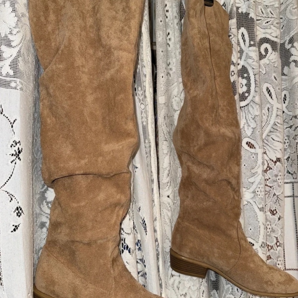 Boots Tan Suede Knee-High Slouchy Heeled Boots
